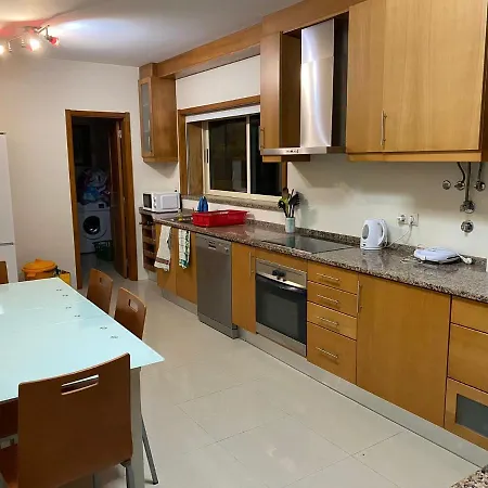 Moderne In Aveiro Portugal Villa *